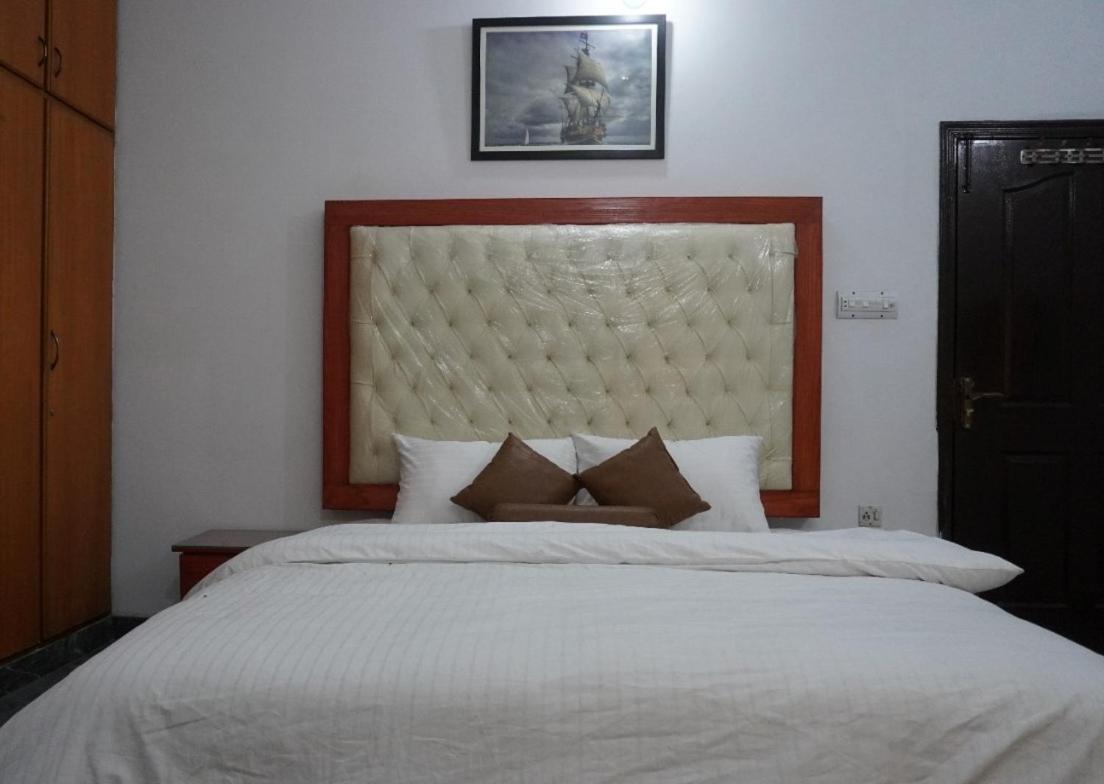Family Guest House Lahore Near Airport Exterior photo