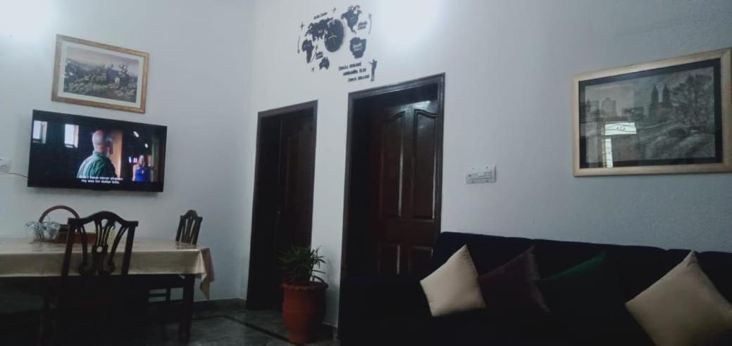 Family Guest House Lahore Near Airport Exterior photo