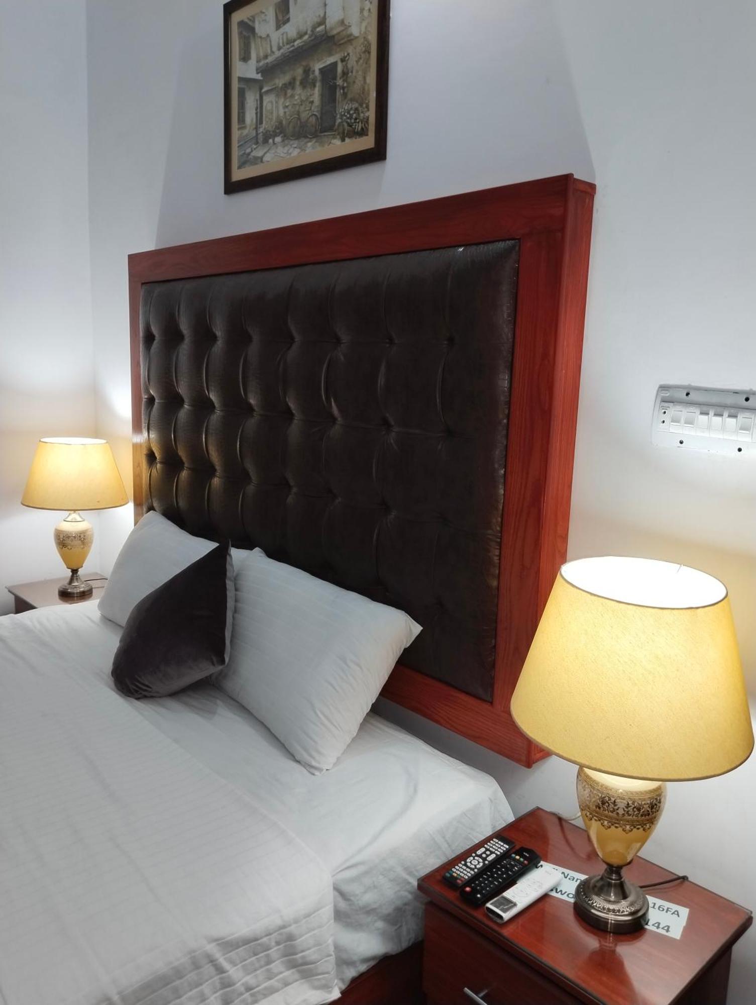 Family Guest House Lahore Near Airport Exterior photo