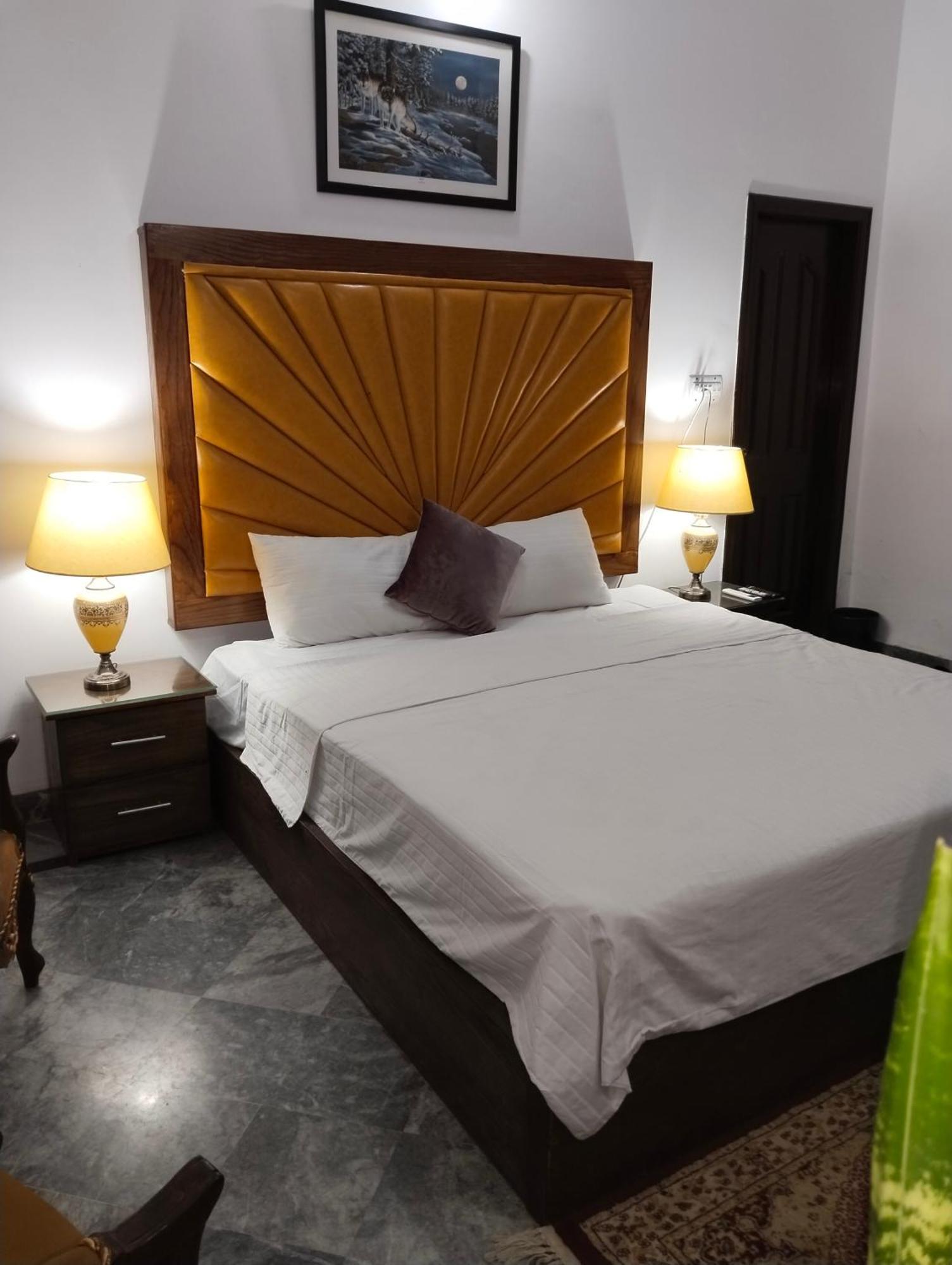 Family Guest House Lahore Near Airport Exterior photo