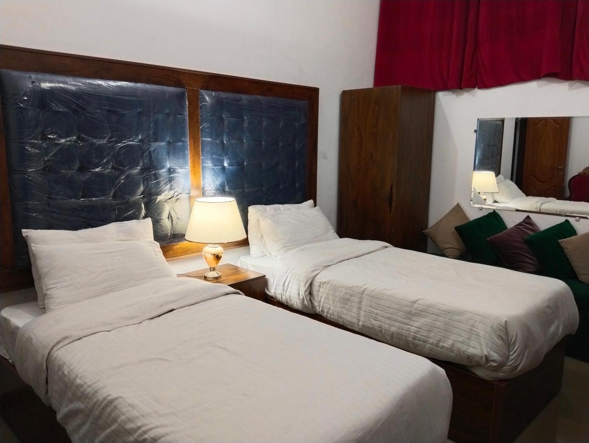 Family Guest House Lahore Near Airport Exterior photo